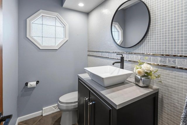 14830 Woodbridge ROAD, Brookfield, WI 53005