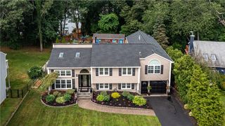 11 Lake Crest Circle, Warwick, RI 02889