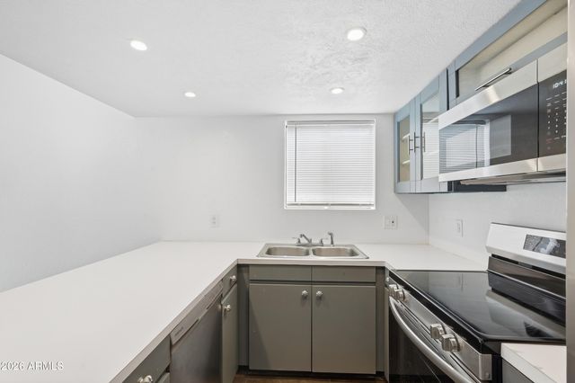 850 S RIVER Drive 1111, Tempe, AZ 85281
