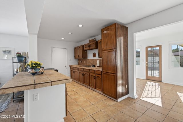 3022 E Seneca Street, Tucson, AZ 85716