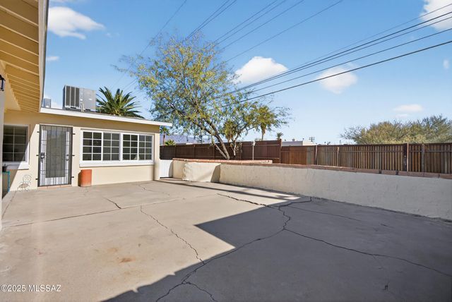 3022 E Seneca Street, Tucson, AZ 85716