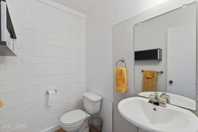 3022 E Seneca Street, Tucson, AZ 85716