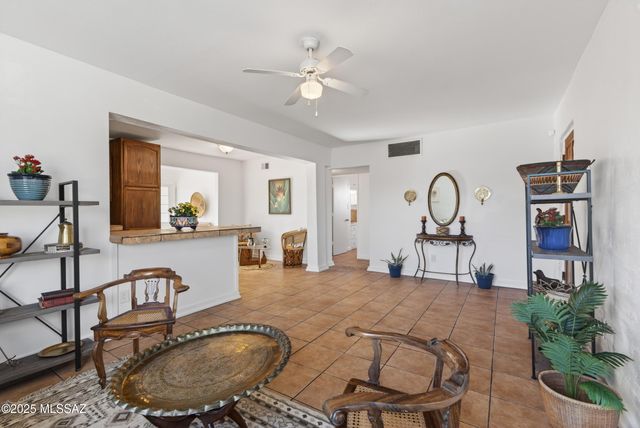 3022 E Seneca Street, Tucson, AZ 85716