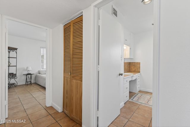 3022 E Seneca Street, Tucson, AZ 85716