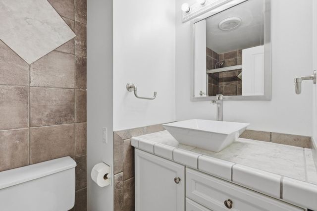 5917 N Addison St, Spokane, WA 99208