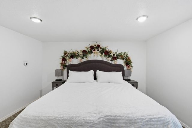 5917 N Addison St, Spokane, WA 99208