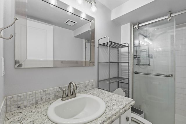 5917 N Addison St, Spokane, WA 99208