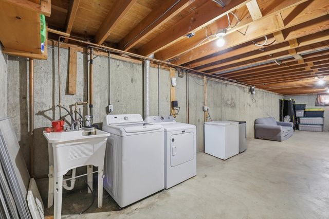 5917 N Addison St, Spokane, WA 99208