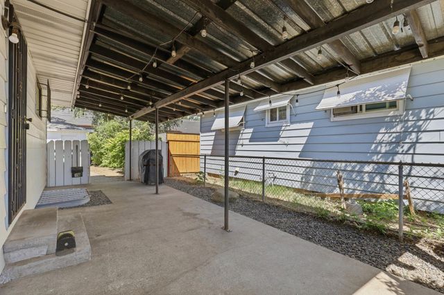 5917 N Addison St, Spokane, WA 99208