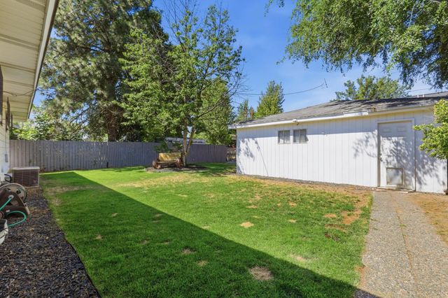 5917 N Addison St, Spokane, WA 99208