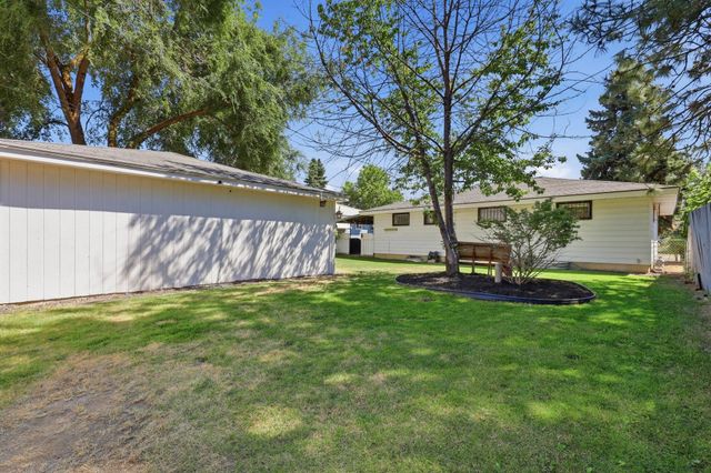 5917 N Addison St, Spokane, WA 99208