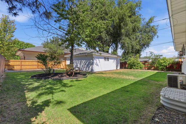 5917 N Addison St, Spokane, WA 99208