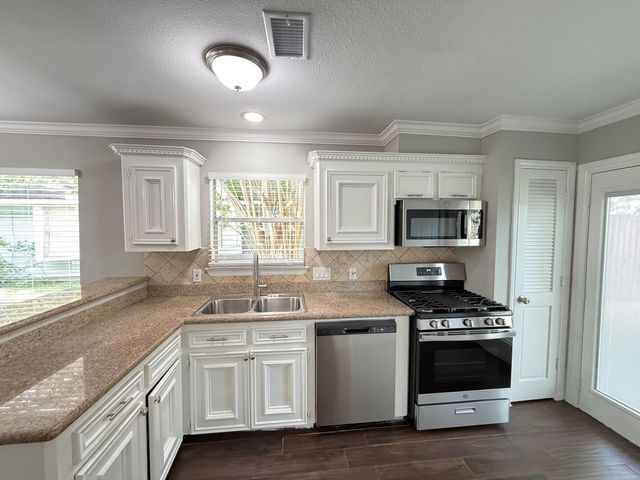 946 Pennygent Lane, Channelview, TX 77530