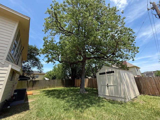 946 Pennygent Lane, Channelview, TX 77530