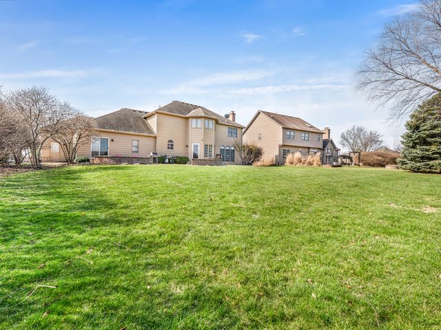 3760 Bunker Hill Drive, Algonquin, IL 60102