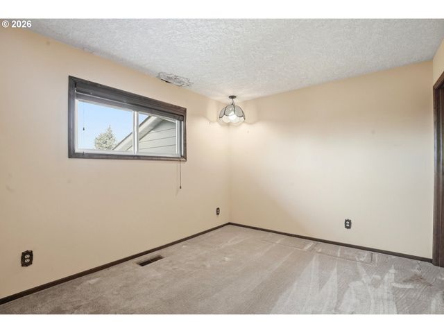 14100 Se 215TH Ct, Damascus, OR 97089