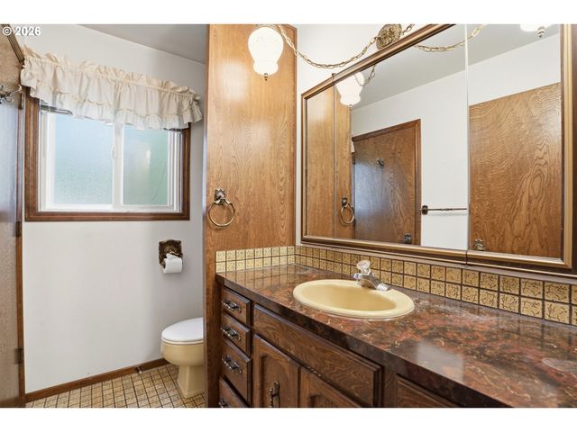 14100 Se 215TH Ct, Damascus, OR 97089