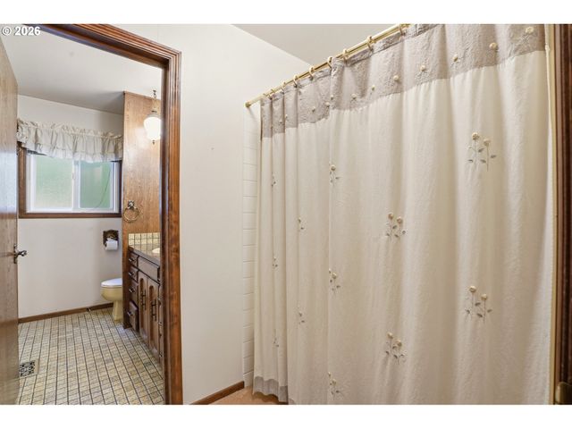 14100 Se 215TH Ct, Damascus, OR 97089