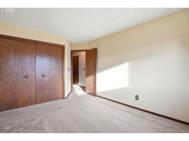 14100 Se 215TH Ct, Damascus, OR 97089