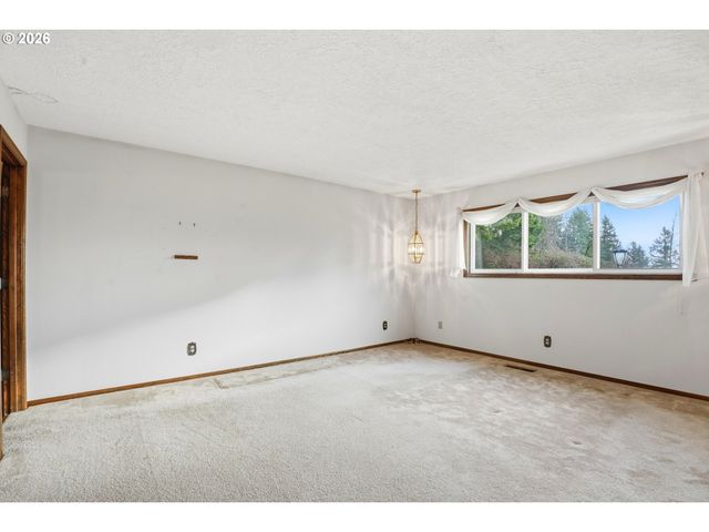 14100 Se 215TH Ct, Damascus, OR 97089