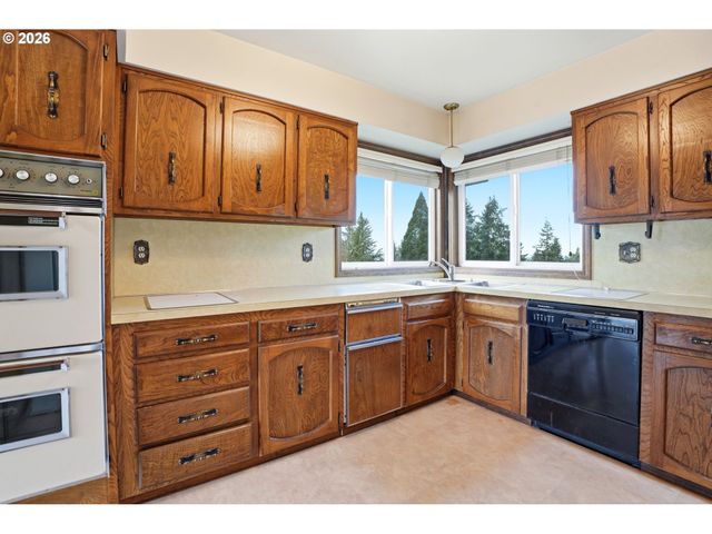 14100 Se 215TH Ct, Damascus, OR 97089