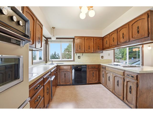 14100 Se 215TH Ct, Damascus, OR 97089