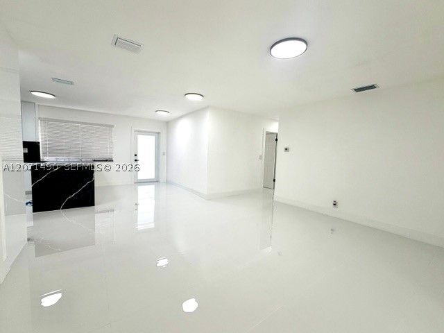 3930 NW 187th St, Miami Gardens, FL 33055