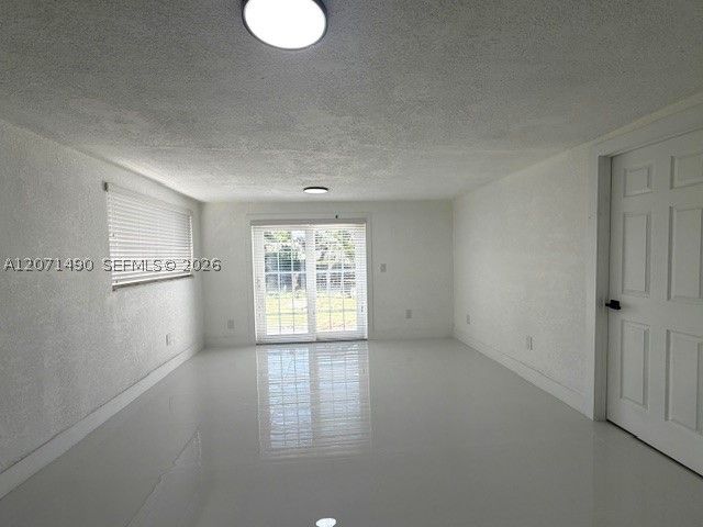 3930 NW 187th St, Miami Gardens, FL 33055