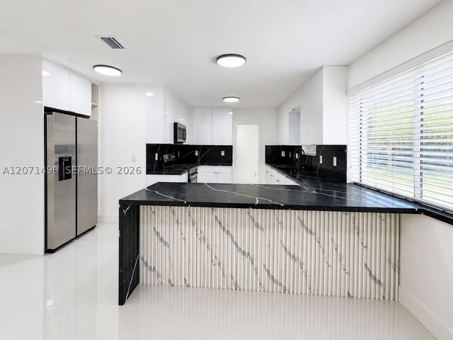 3930 NW 187th St, Miami Gardens, FL 33055