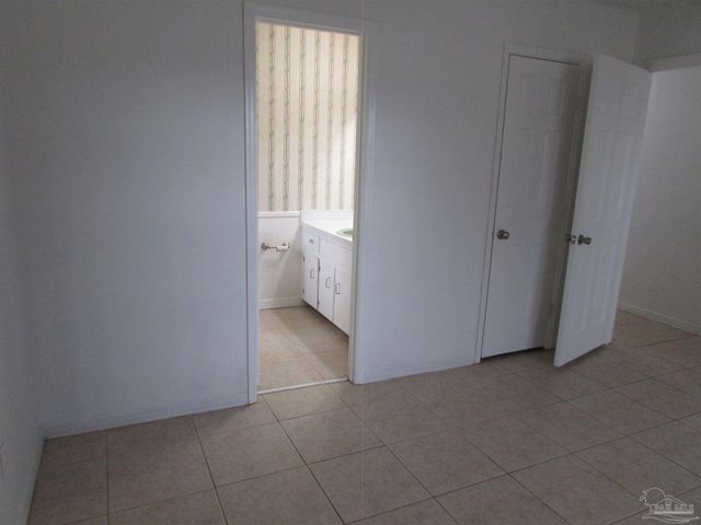 5715 Keystone Rd, Pensacola, FL 32504