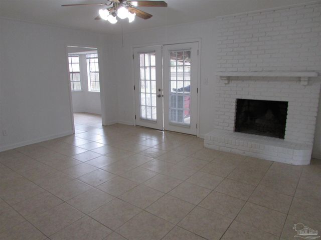 5715 Keystone Rd, Pensacola, FL 32504