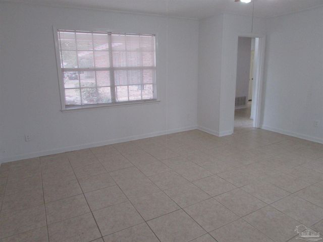 5715 Keystone Rd, Pensacola, FL 32504
