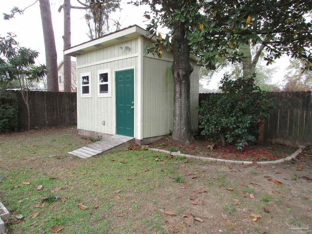 5715 Keystone Rd, Pensacola, FL 32504