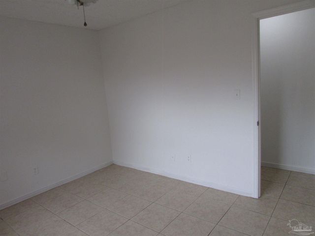5715 Keystone Rd, Pensacola, FL 32504
