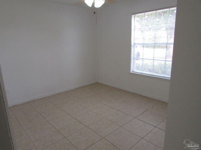 5715 Keystone Rd, Pensacola, FL 32504