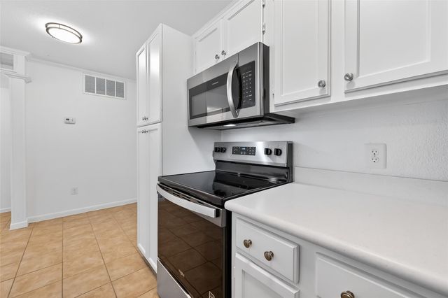 3770 Lovers Wood Lane 1006, Houston, TX 77014