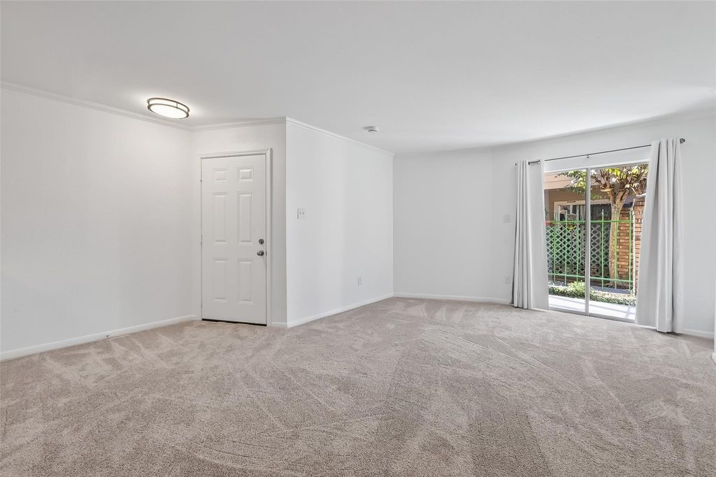 3770 Lovers Wood Lane 1006, Houston, TX 77014