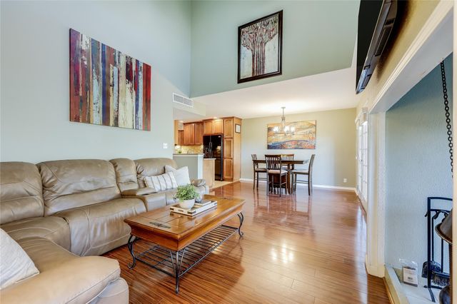 105 Comanche PT, Point Venture, TX 78645