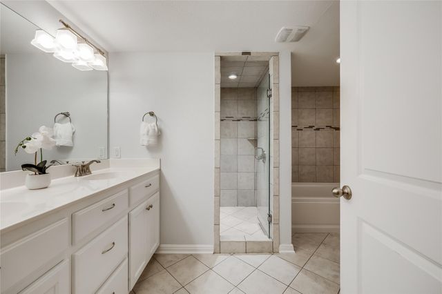 105 Comanche PT, Point Venture, TX 78645