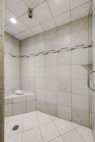 105 Comanche PT, Point Venture, TX 78645