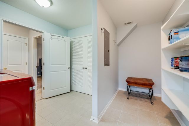 105 Comanche PT, Point Venture, TX 78645