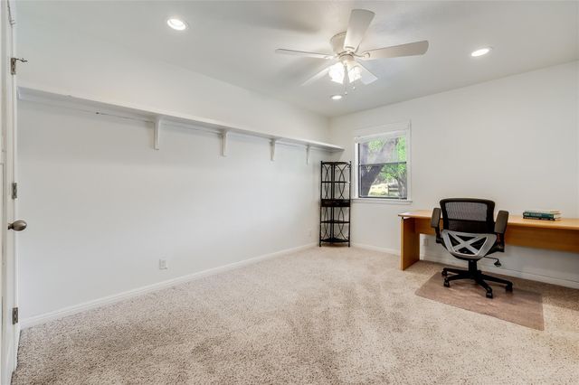 105 Comanche PT, Point Venture, TX 78645