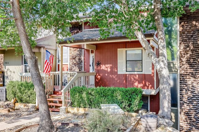 105 Comanche PT, Point Venture, TX 78645