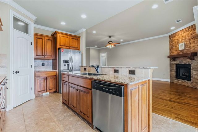 5702 W Red Maple Drive, Rogers, AR 72758