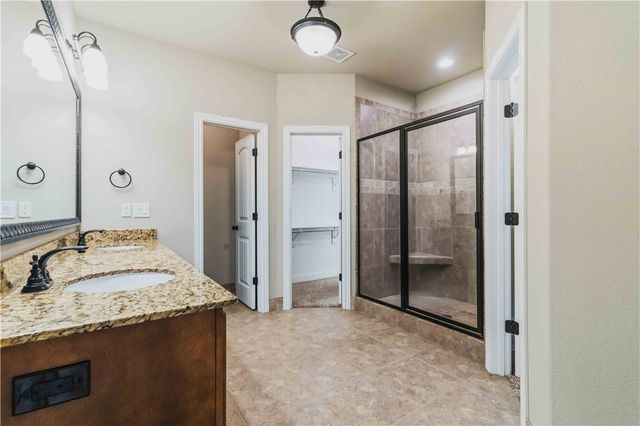 5702 W Red Maple Drive, Rogers, AR 72758