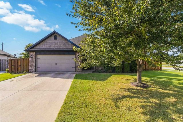 5702 W Red Maple Drive, Rogers, AR 72758