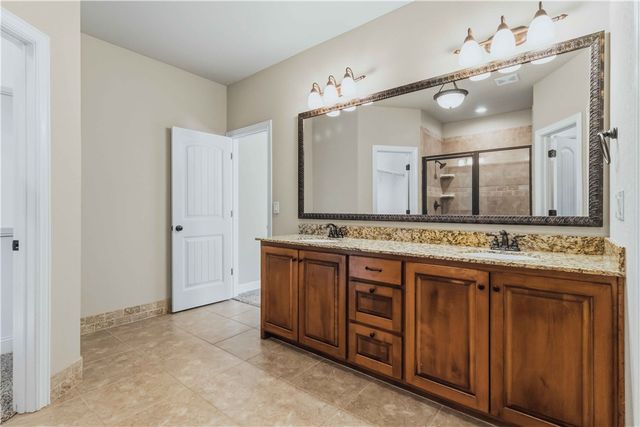 5702 W Red Maple Drive, Rogers, AR 72758