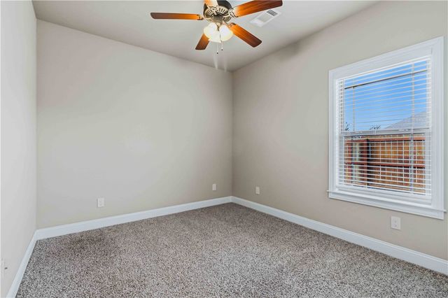 5702 W Red Maple Drive, Rogers, AR 72758