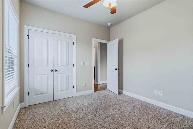 5702 W Red Maple Drive, Rogers, AR 72758