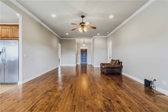 5702 W Red Maple Drive, Rogers, AR 72758